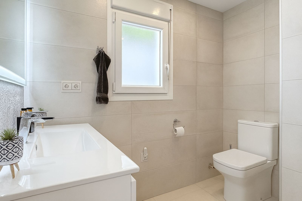 Image {index}: Detached Villa For sale, Mijas Costa, €1,180,000 [HFM-CL10247]