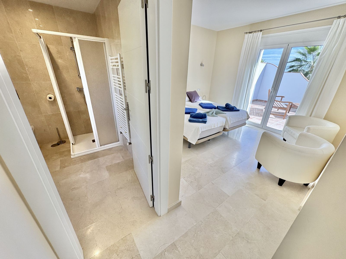 Image {index}: Detached Villa For sale, Mijas Costa, €1,595,000 [HFM-CL10248]