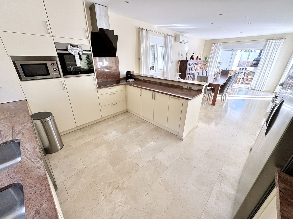 Image {index}: Detached Villa For sale, Mijas Costa, €1,595,000 [HFM-CL10248]