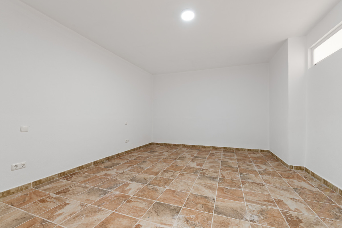 Image {index}: Detached Villa For sale, Casares, €1,645,000 [HFM-CL10249]