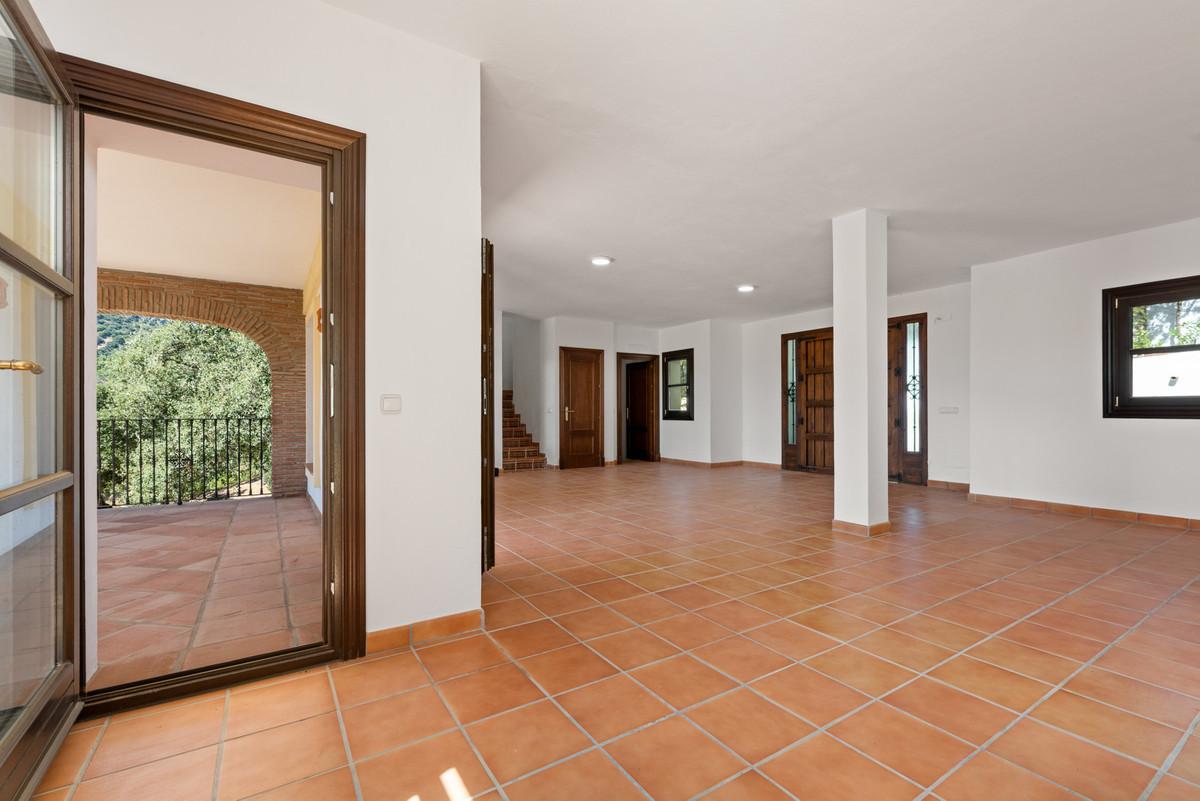 Image {index}: Detached Villa For sale, Casares, €1,645,000 [HFM-CL10249]