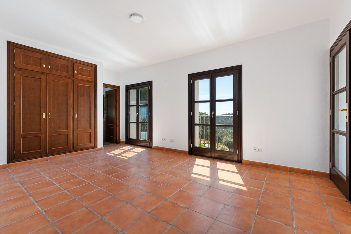 Image {index}: Detached Villa For sale, Casares, €1,645,000 [HFM-CL10249]