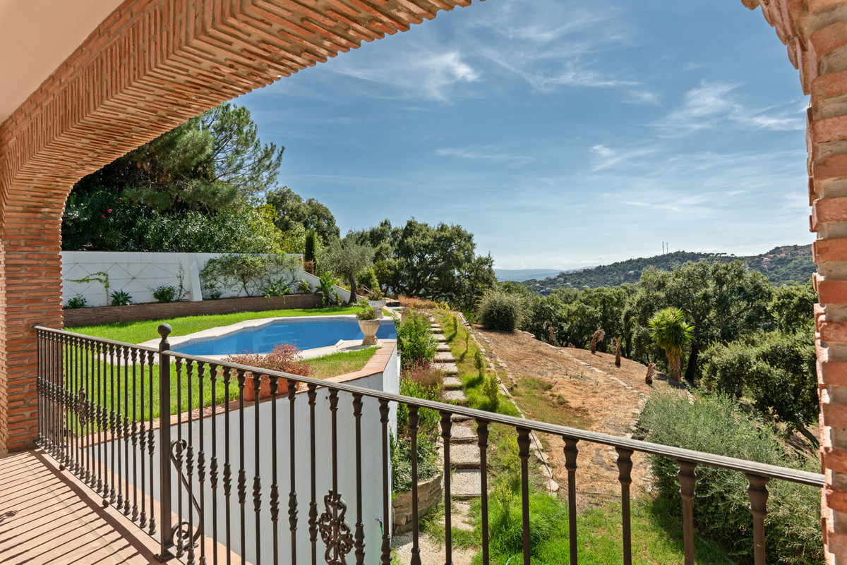 Image {index}: Detached Villa For sale, Casares, €1,645,000 [HFM-CL10249]