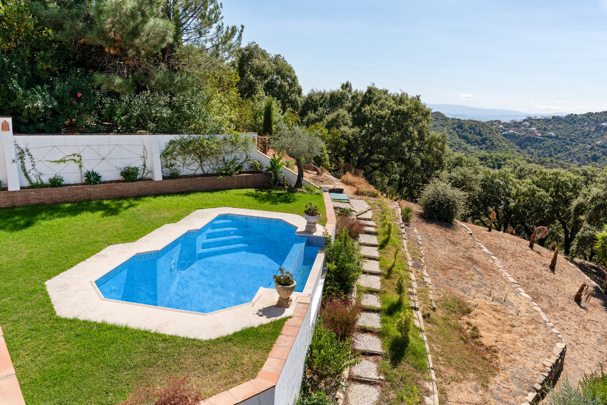 Image {index}: Detached Villa For sale, Casares, €1,645,000 [HFM-CL10249]