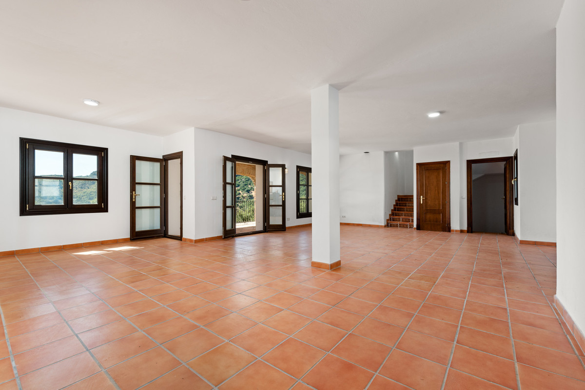 Image {index}: Detached Villa For sale, Casares, €1,645,000 [HFM-CL10249]