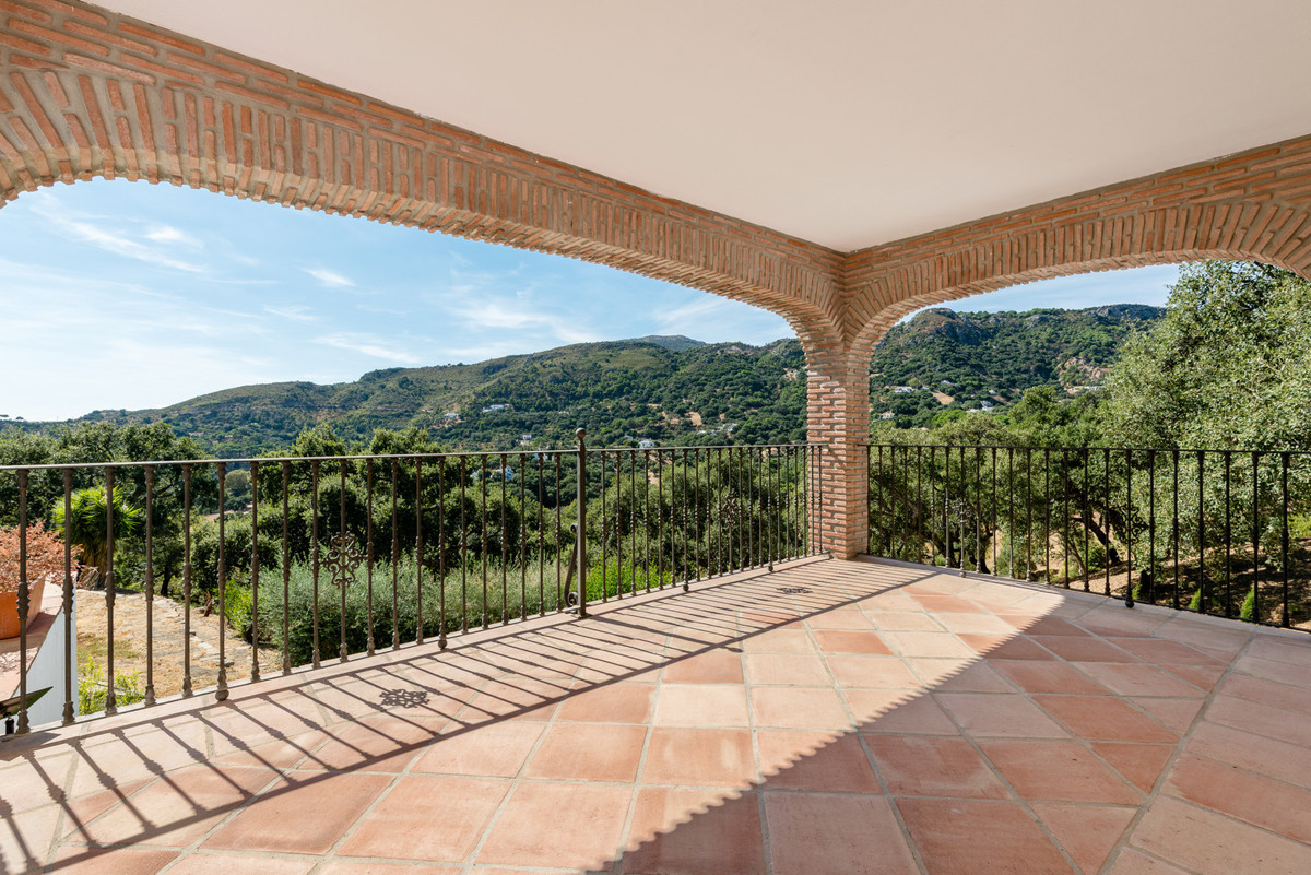 Image {index}: Detached Villa For sale, Casares, €1,645,000 [HFM-CL10249]