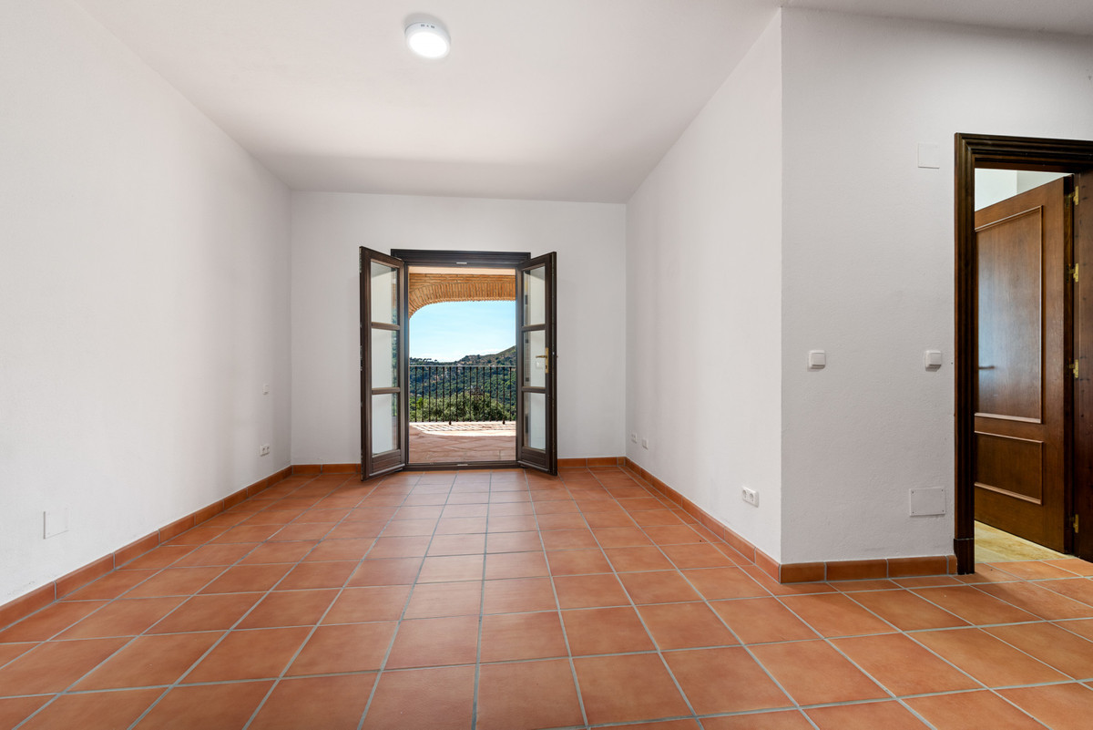 Image {index}: Detached Villa For sale, Casares, €1,645,000 [HFM-CL10249]