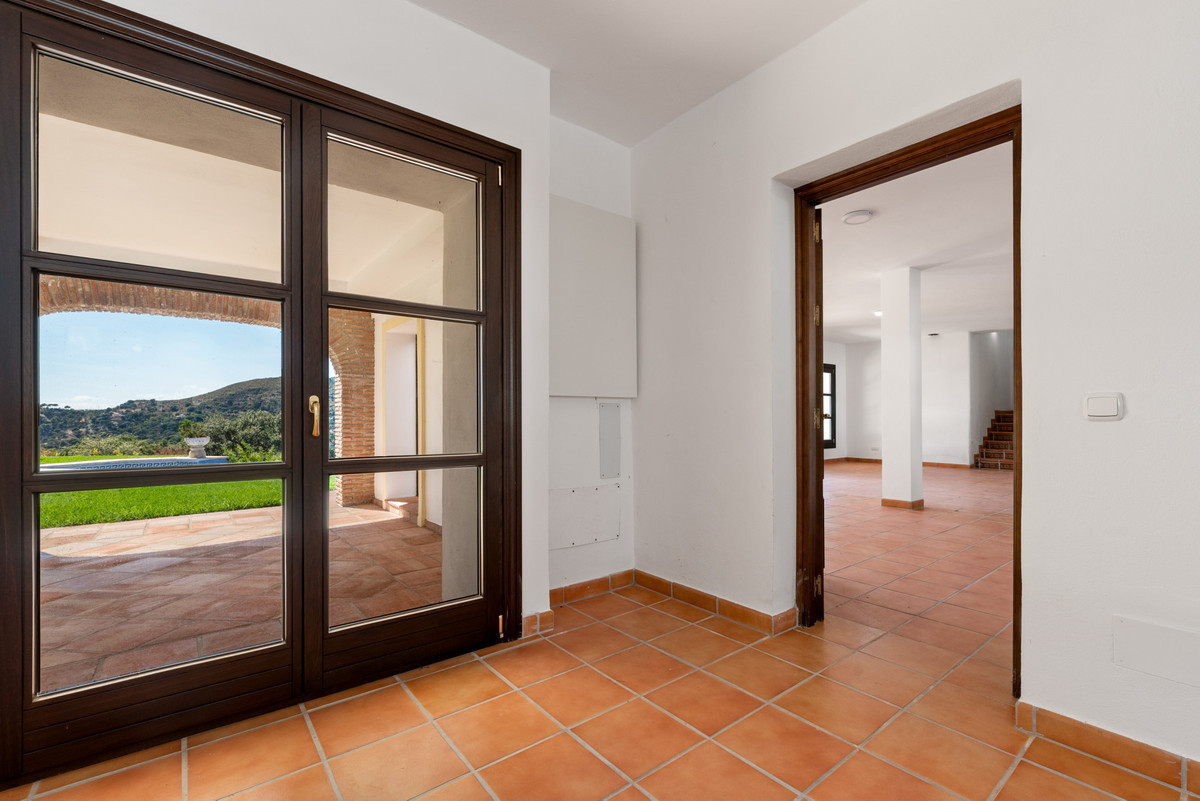 Image {index}: Detached Villa For sale, Casares, €1,645,000 [HFM-CL10249]