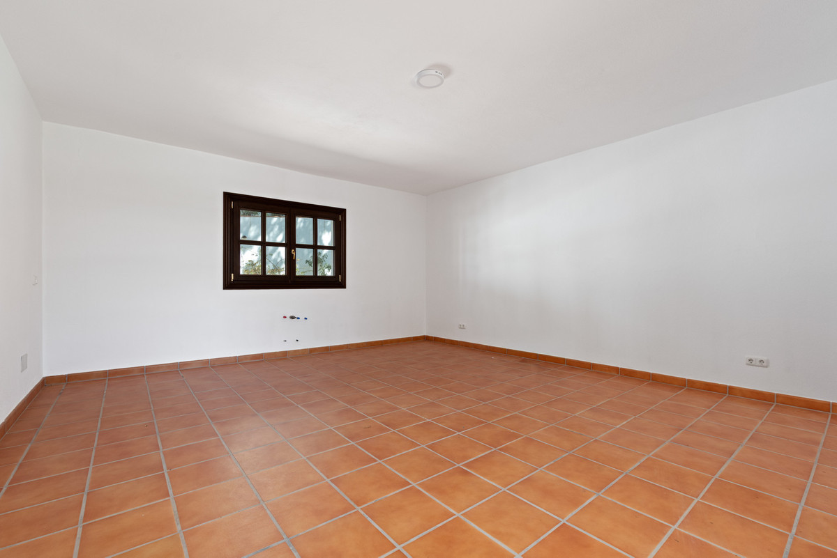 Image {index}: Detached Villa For sale, Casares, €1,645,000 [HFM-CL10249]