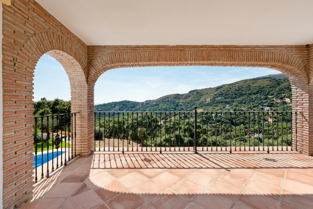 Image {index}: Detached Villa For sale, Casares, €1,645,000 [HFM-CL10249]