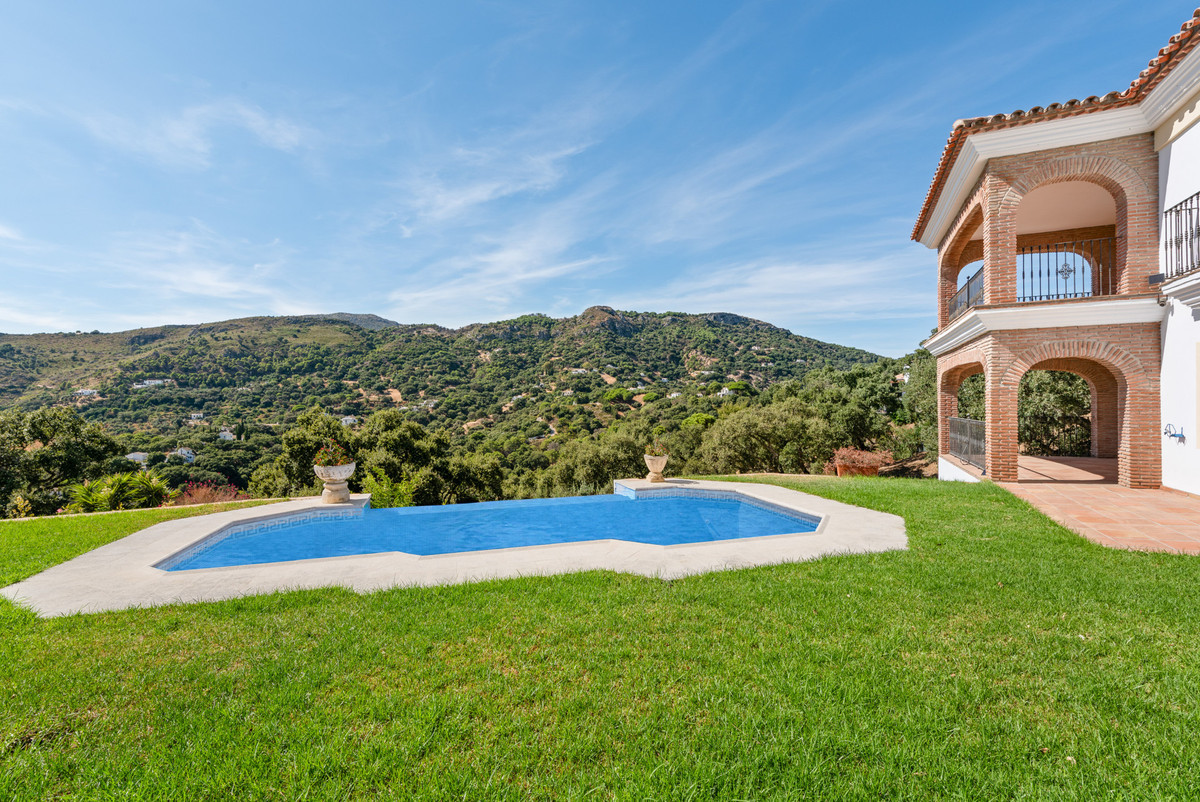 Image {index}: Detached Villa For sale, Casares, €1,645,000 [HFM-CL10249]