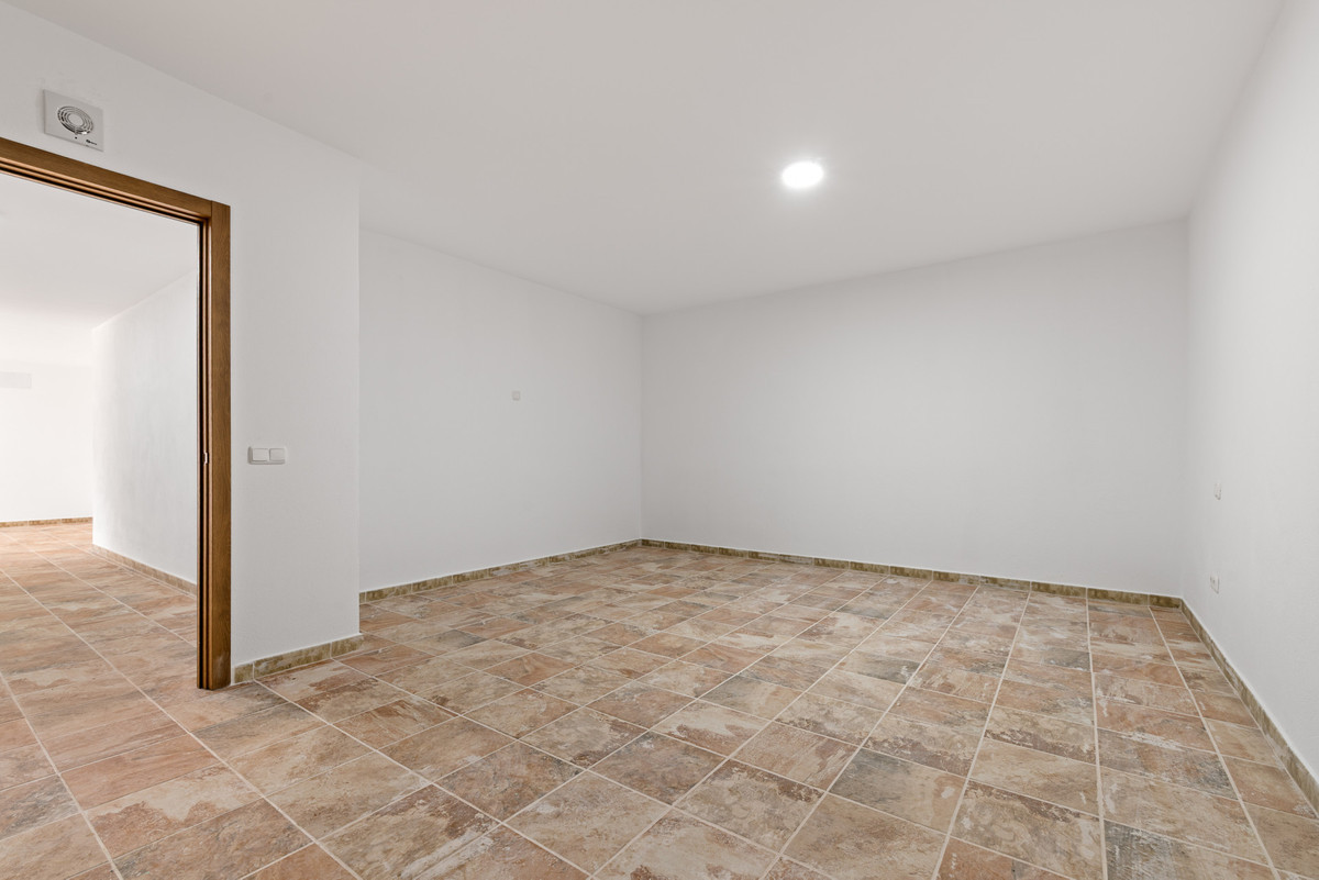 Image {index}: Detached Villa For sale, Casares, €1,645,000 [HFM-CL10249]