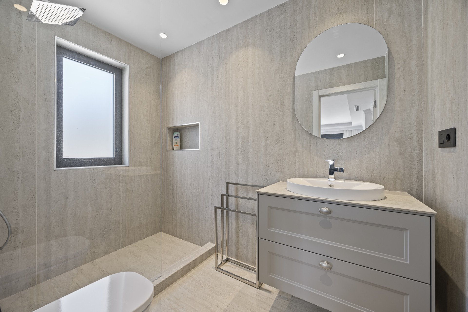 Image {index}: Detached Villa For sale, San Pedro de Alcántara, €1,795,000 [HFM-CL10236]