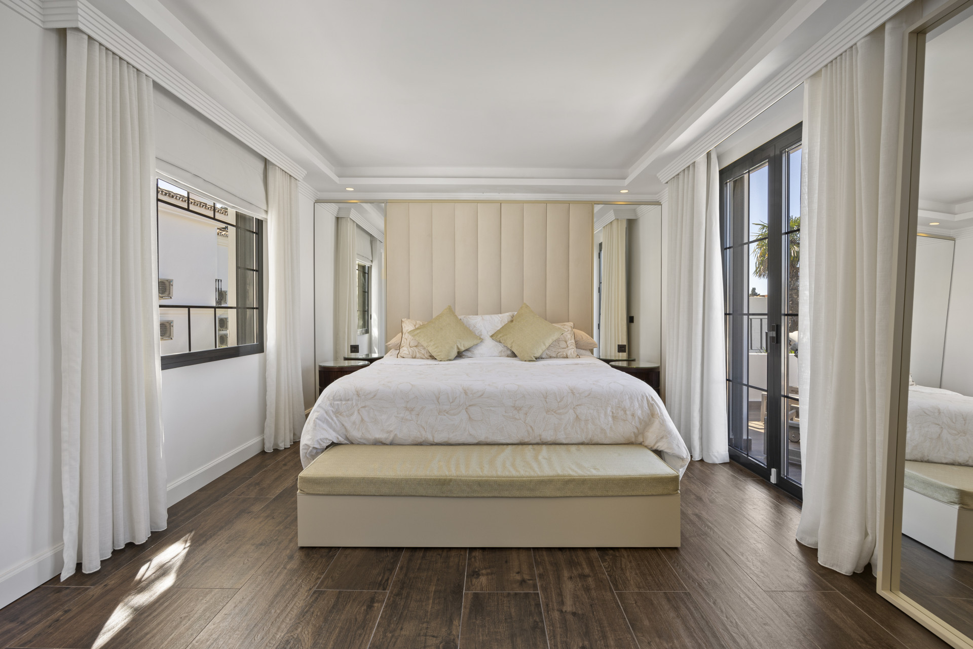 Image {index}: Detached Villa For sale, San Pedro de Alcántara, €1,795,000 [HFM-CL10236]