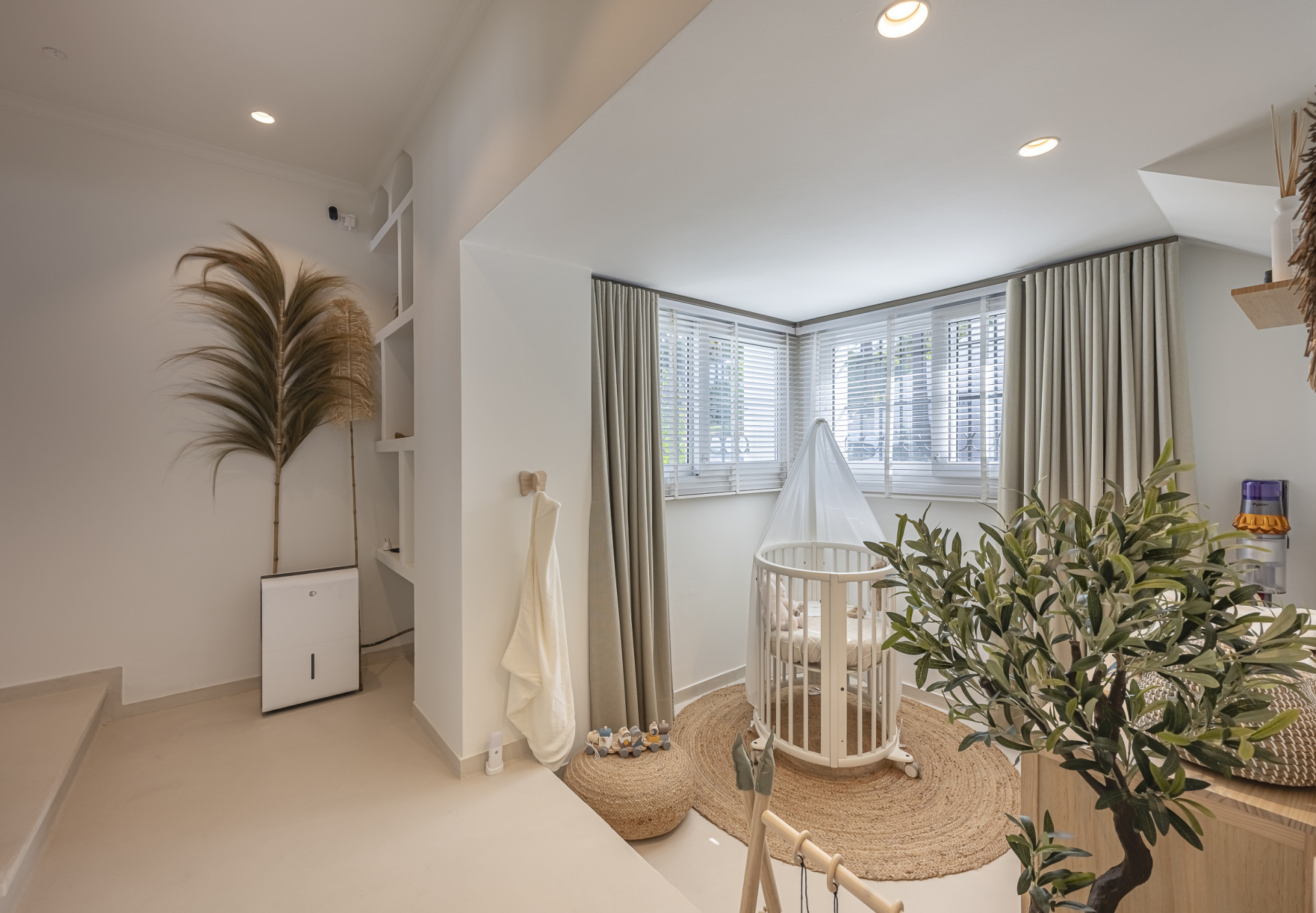 Image {index}: Detached Villa For sale, Nueva Andalucía, €2,495,000 [HFM-CL10235]