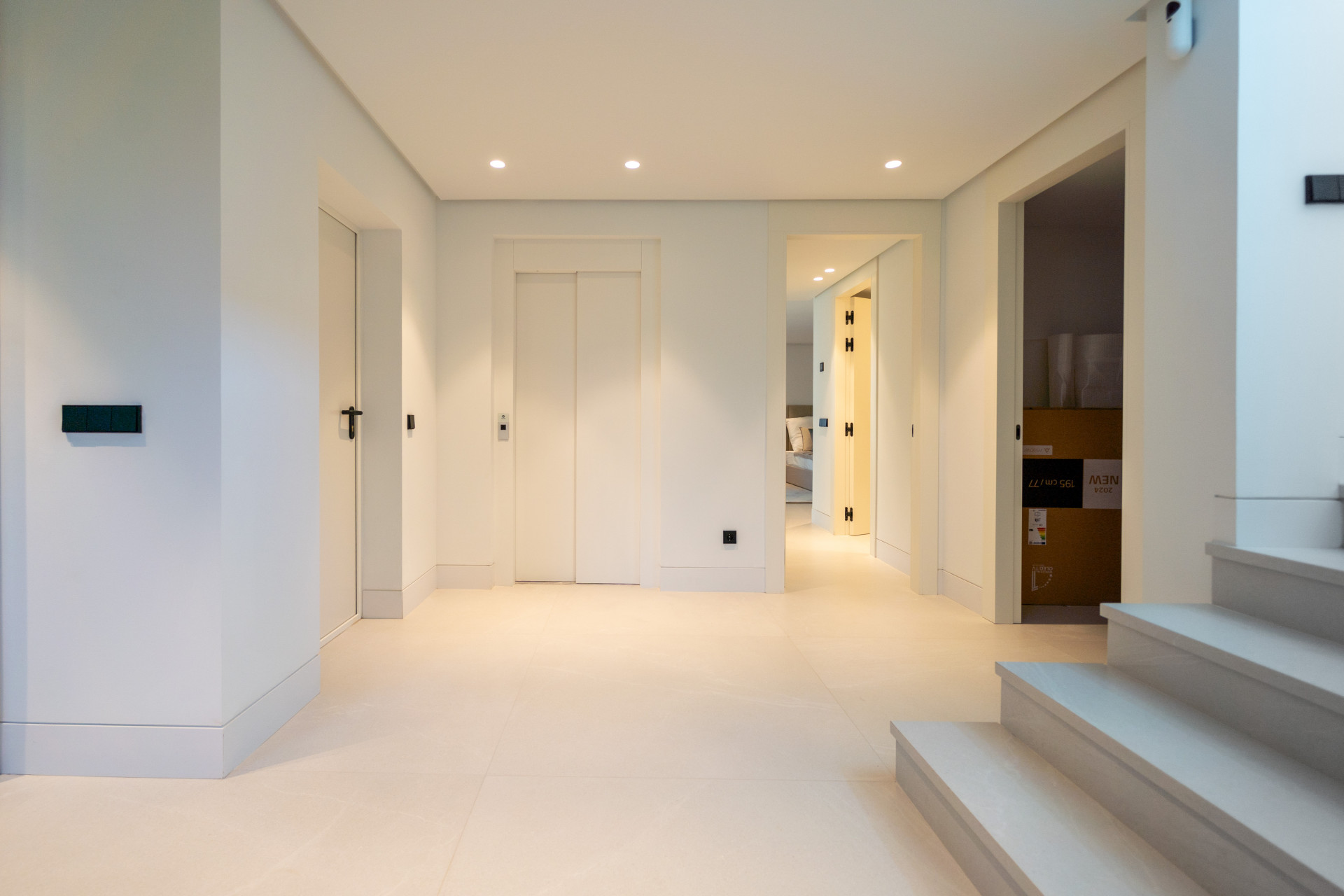 Image {index}: Detached Villa For sale, Nueva Andalucía, €4,700,000 [HFM-CL10238]