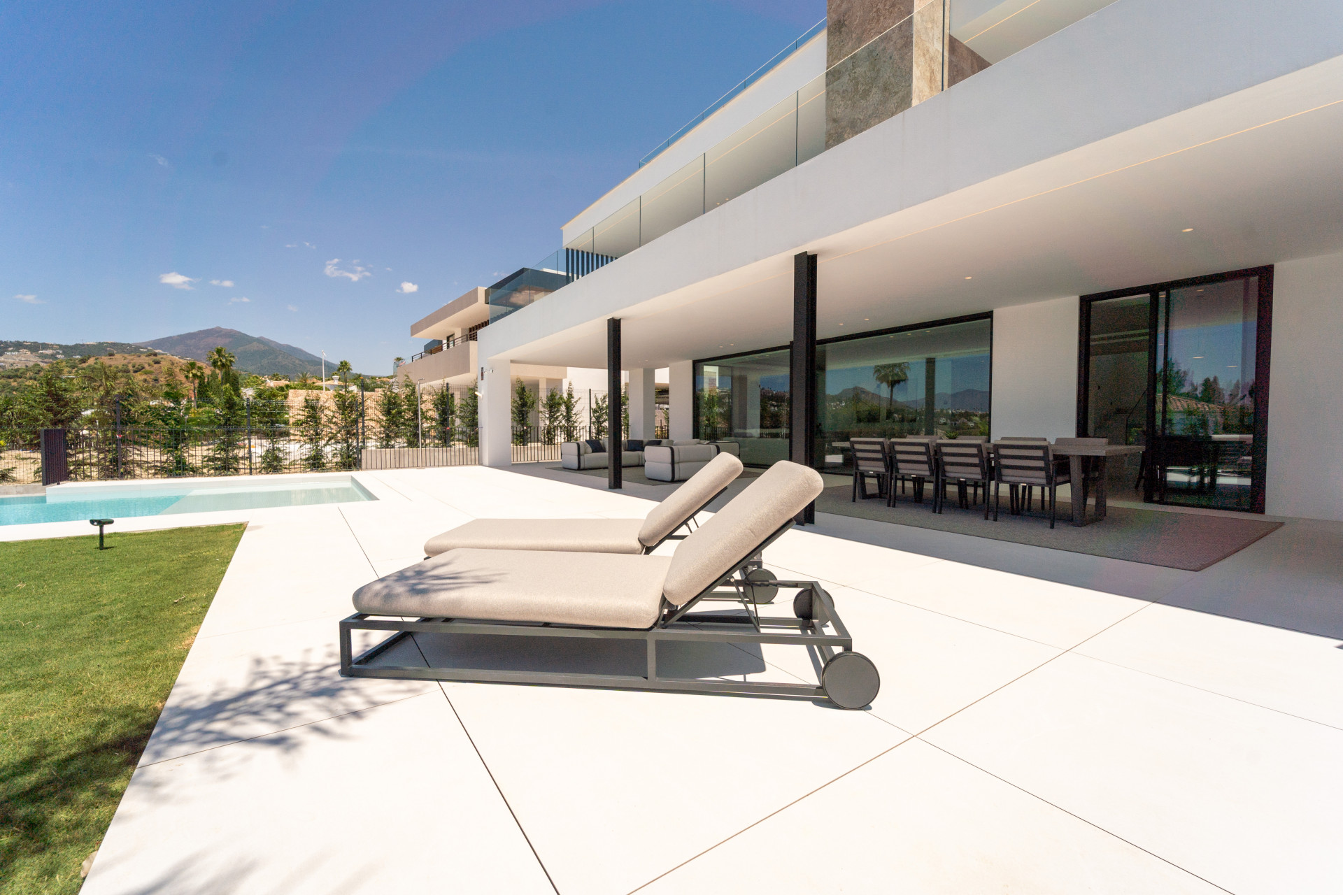 Image {index}: Detached Villa For sale, Nueva Andalucía, €4,700,000 [HFM-CL10238]