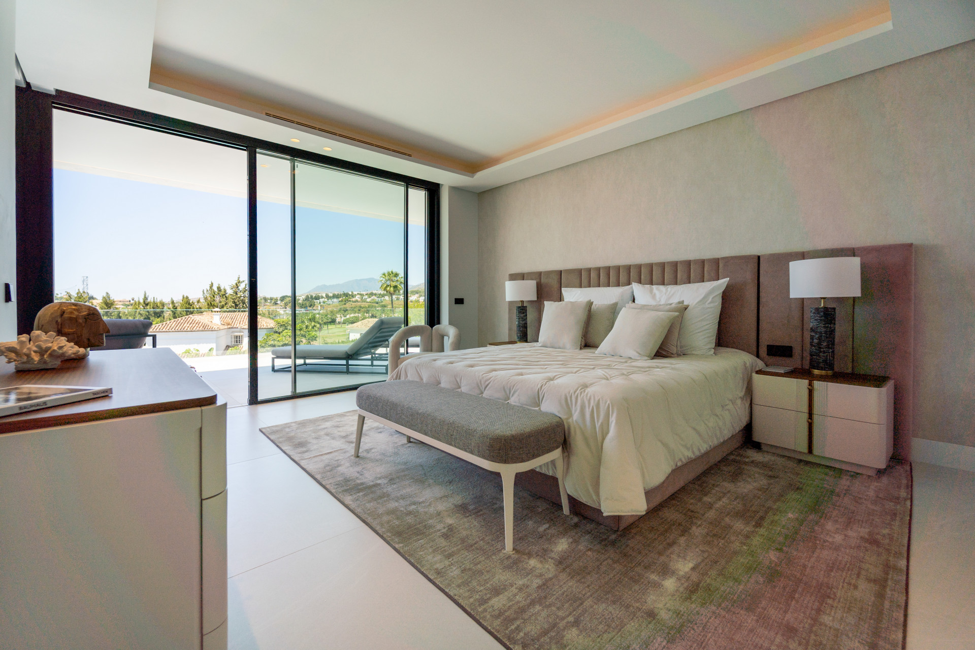 Image {index}: Detached Villa For sale, Nueva Andalucía, €4,700,000 [HFM-CL10238]