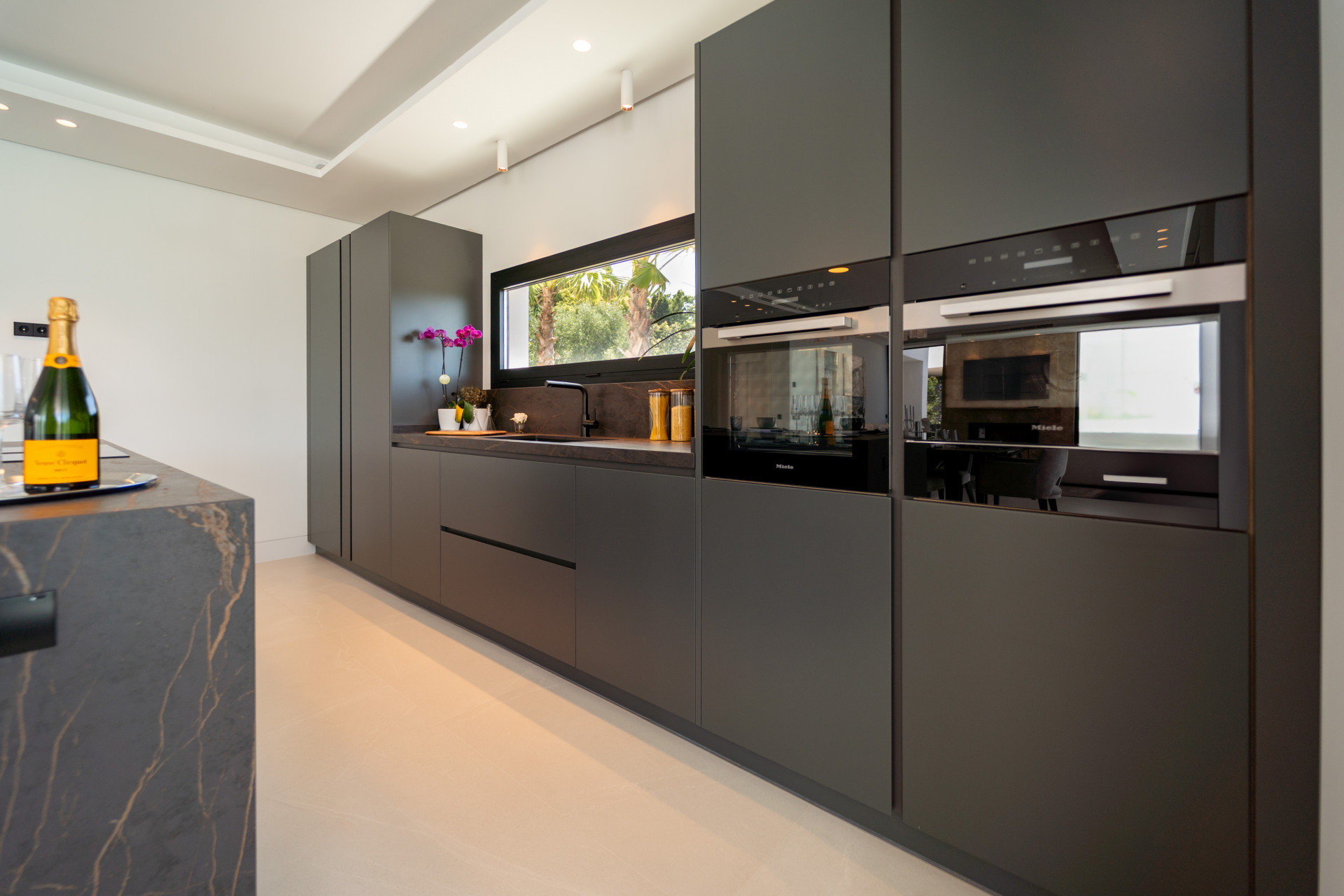 Image {index}: Detached Villa For sale, Nueva Andalucía, €4,700,000 [HFM-CL10238]