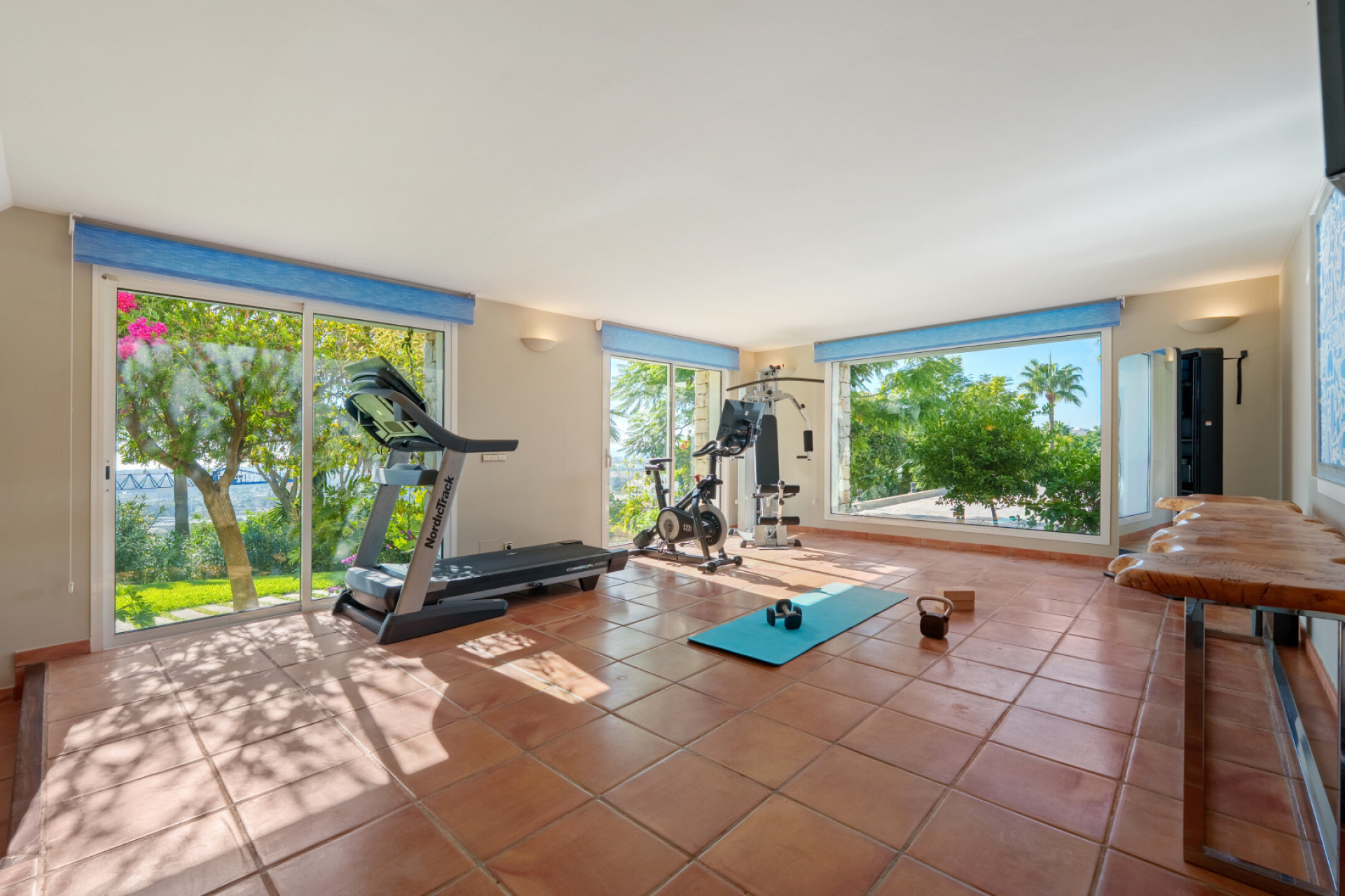 Image {index}: Detached Villa For sale, Benahavís, €8,250,000 [HFM-C40253]