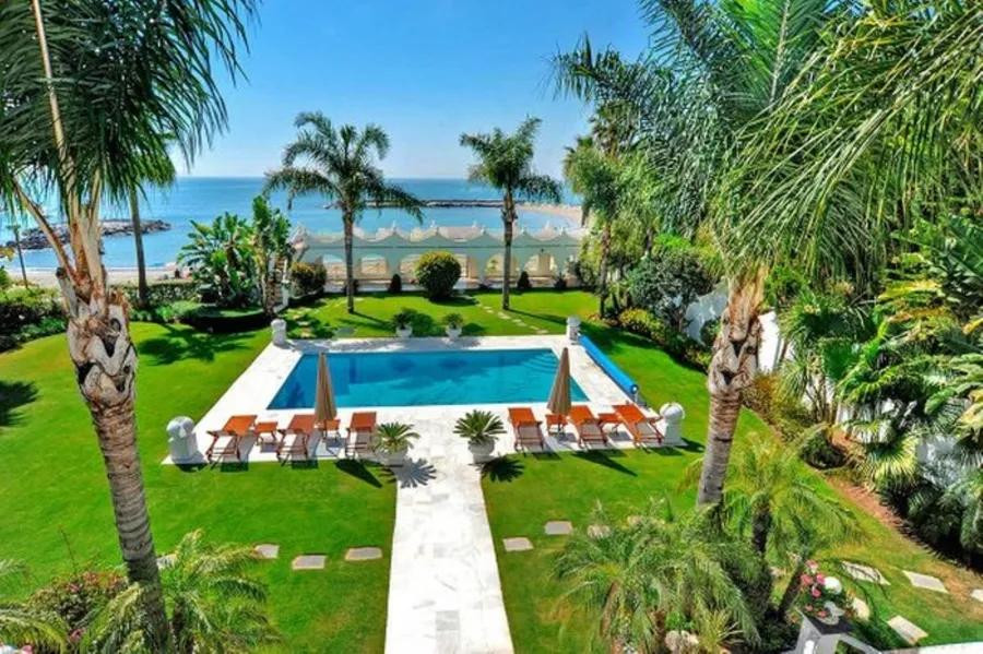 Image {index}: Detached Villa For sale, Puerto Banús, €30,000,000 [HFM-CL10241]