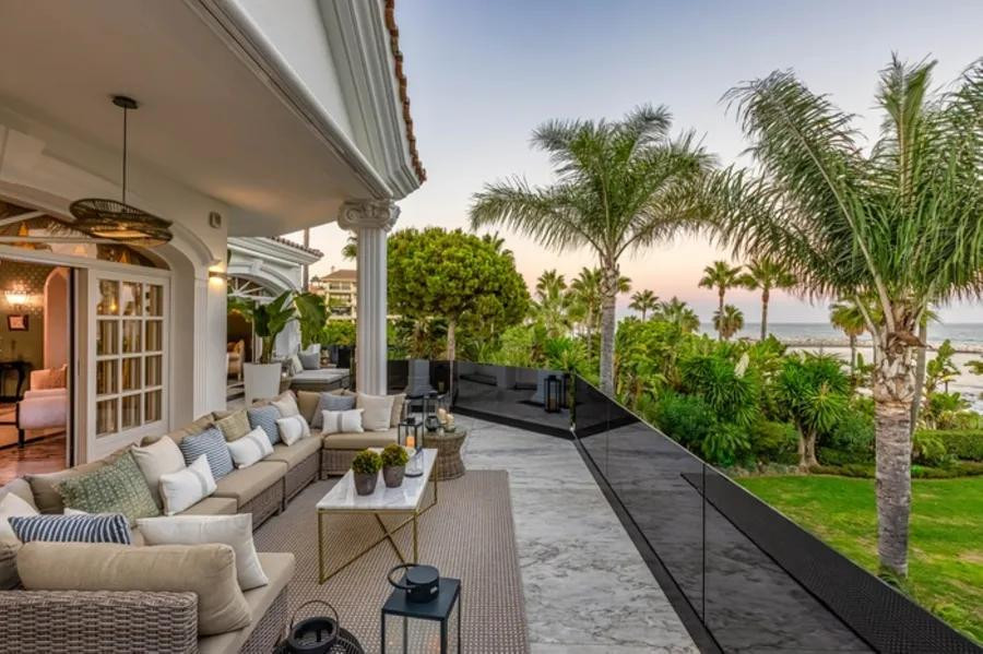 Image {index}: Detached Villa For sale, Puerto Banús, €30,000,000 [HFM-CL10241]