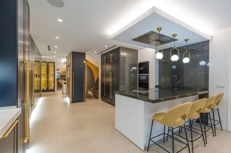 Image {index}: Detached Villa For sale, Puerto Banús, €30,000,000 [HFM-CL10241]