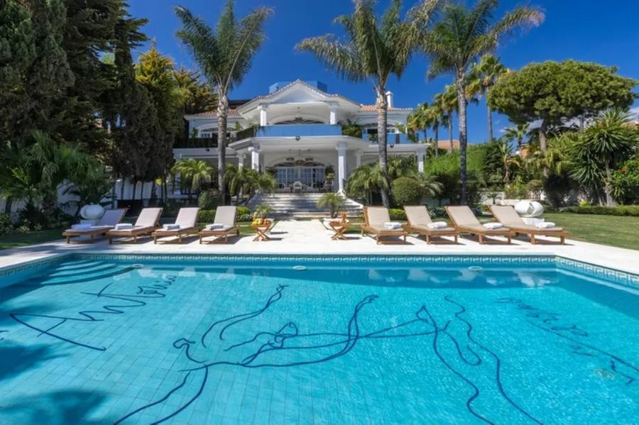 Image {index}: Detached Villa For sale, Puerto Banús, €30,000,000 [HFM-CL10241]