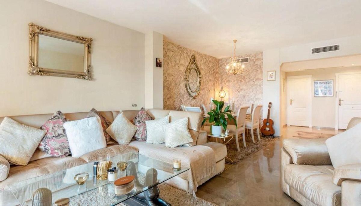 Image {index}: Apartment For sale, Nueva Andalucía, €875,000 [HFM-D20010]