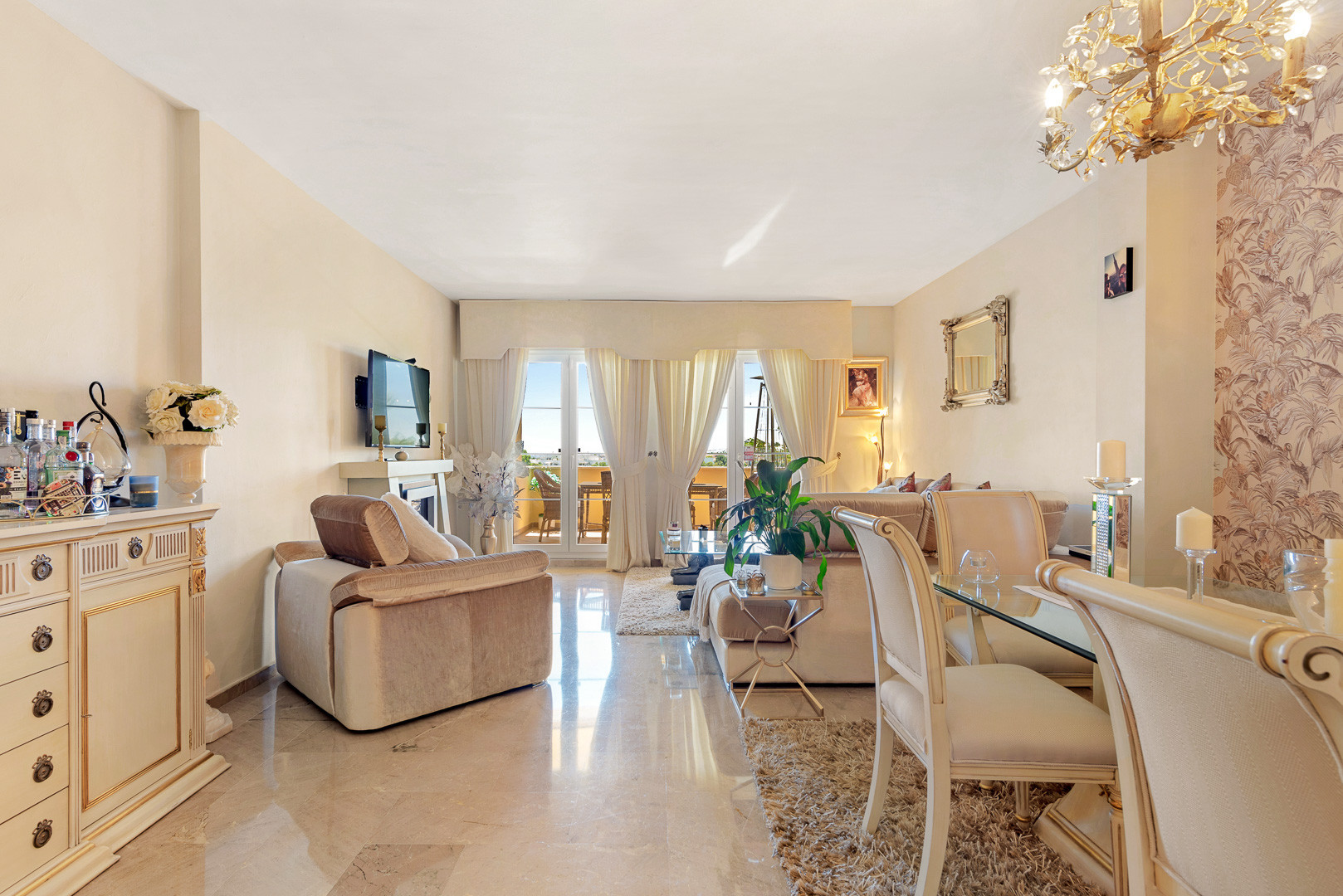 Image 8: Apartamento For sale, Nueva Andalucía, €845,000 [HFMs680181]
