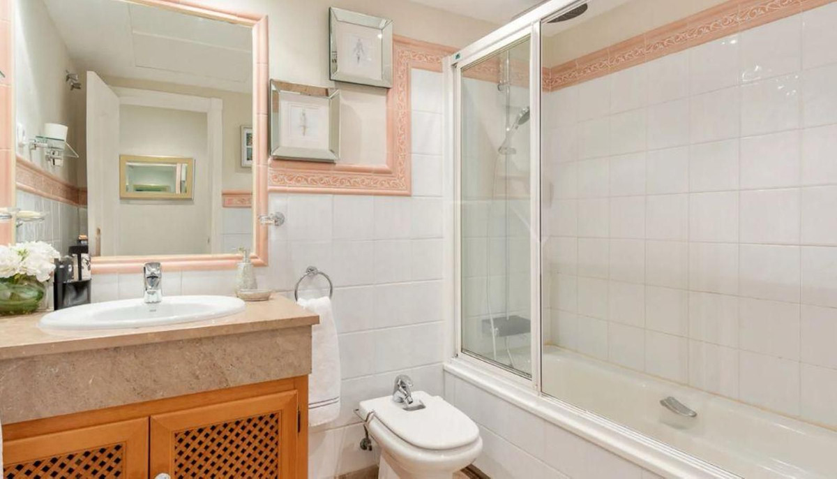 Image {index}: Apartment For sale, Nueva Andalucía, €875,000 [HFM-D20010]