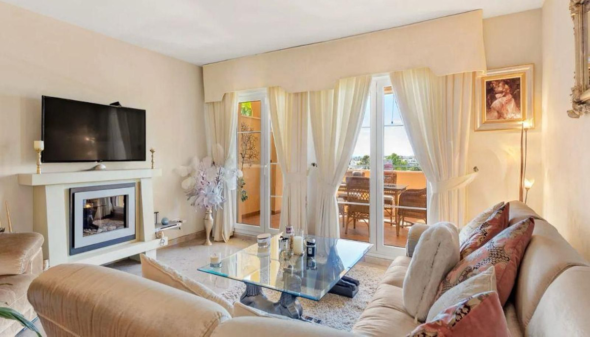 Image {index}: Apartment For sale, Nueva Andalucía, €875,000 [HFM-D20010]