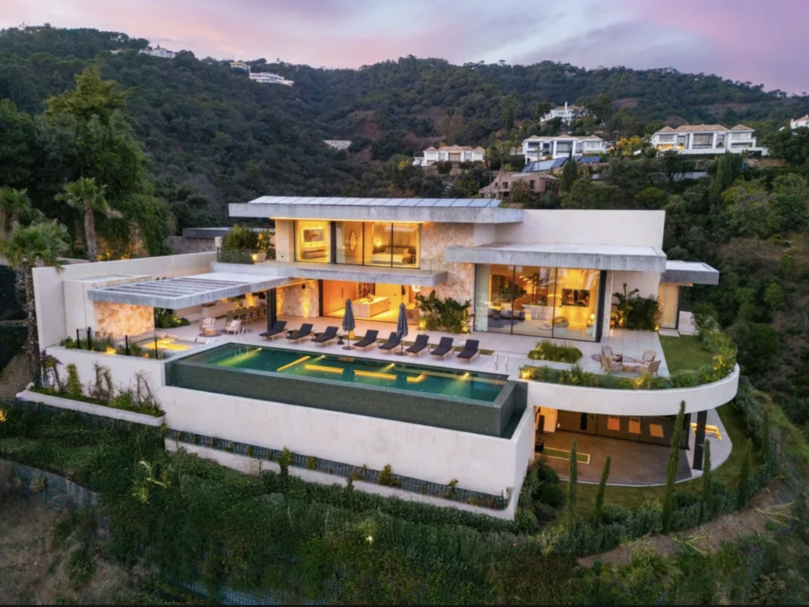 Image {index}: Detached Villa For sale, Benahavís, €11,500,000 [HFM-C40256]