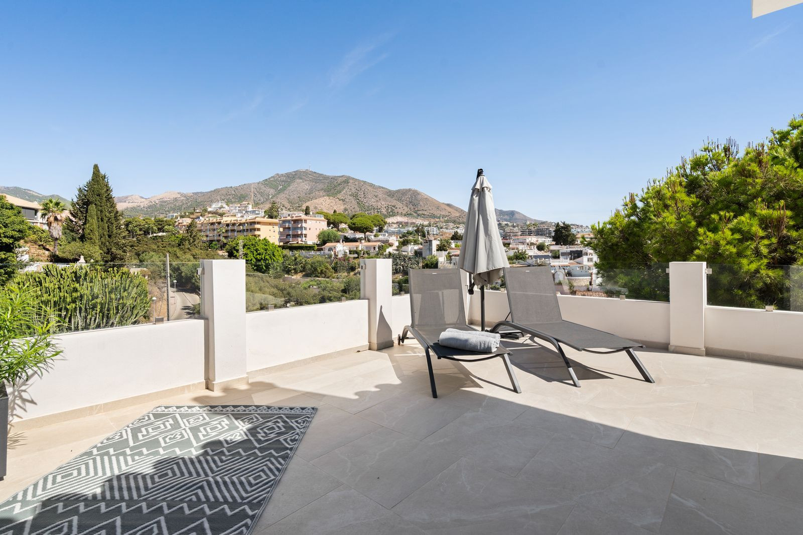 Image {index}: detached villa For sale, Fuengirola, €1,275,000 [HFMs683549]