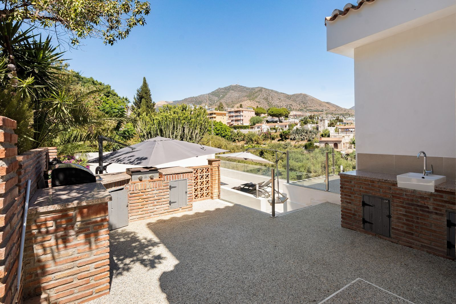 Image {index}: detached villa For sale, Fuengirola, €1,275,000 [HFMs683549]