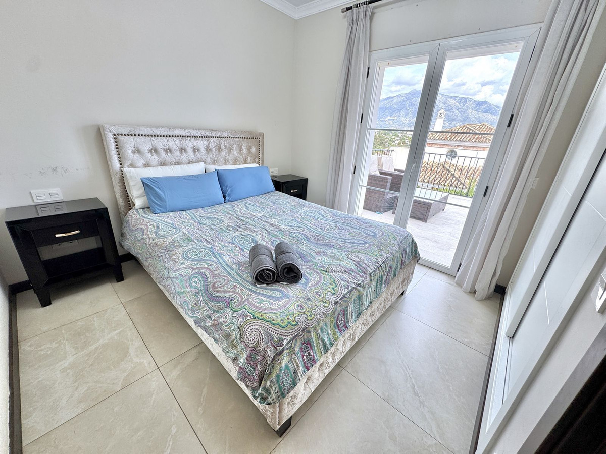 Image {index}: Detached Villa For sale, Nueva Andalucía, €1,695,000 [HFM-CL10252]