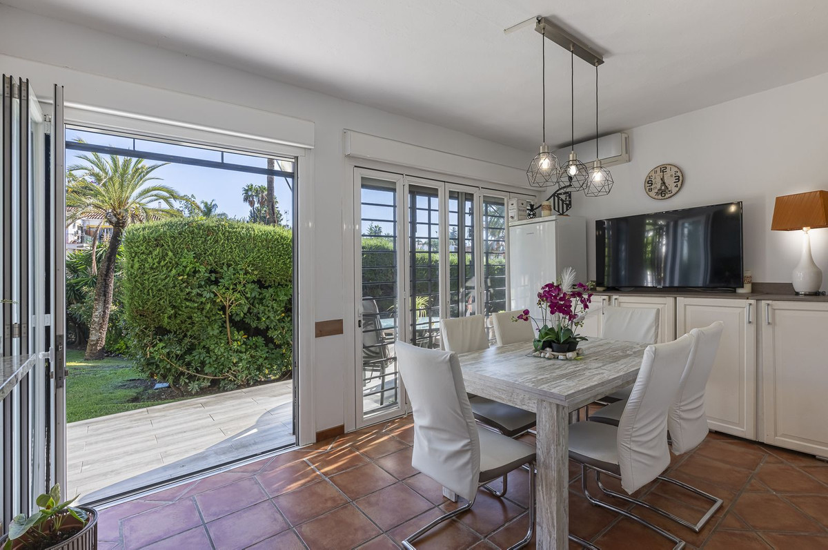 Image {index}: apartamento planta baja For sale, Nueva Andalucía, €422,000 [HFMs683554]