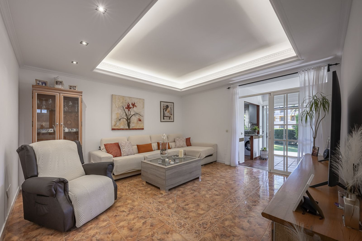 Image {index}: apartamento planta baja For sale, Nueva Andalucía, €422,000 [HFMs683554]