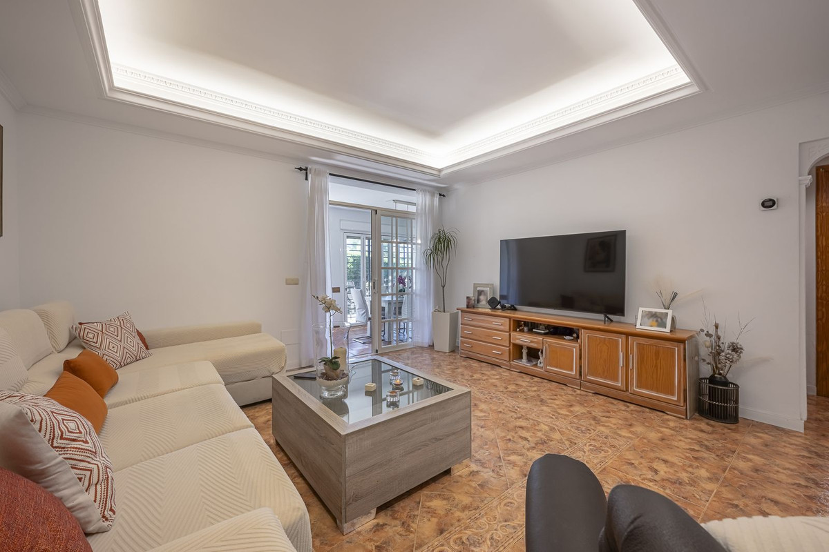 Image {index}: apartamento planta baja For sale, Nueva Andalucía, €422,000 [HFMs683554]