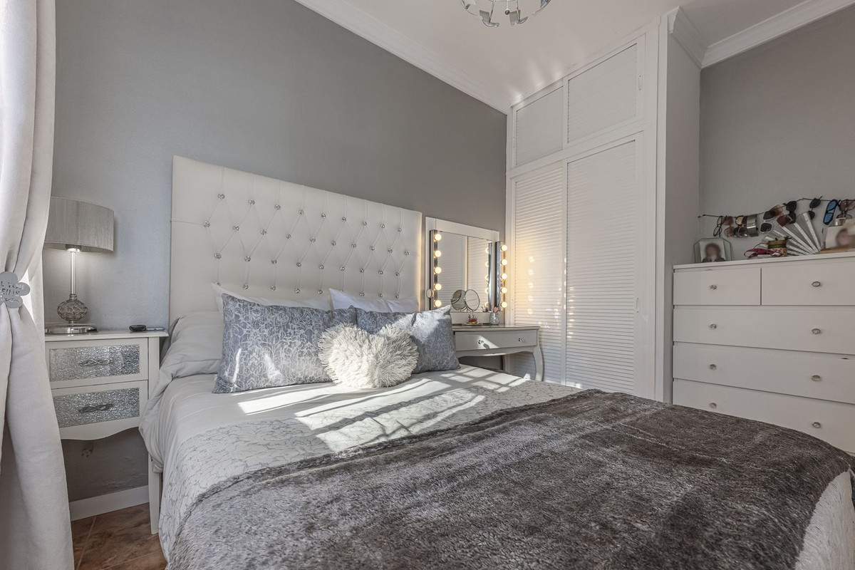 Image {index}: apartamento planta baja For sale, Nueva Andalucía, €422,000 [HFMs683554]