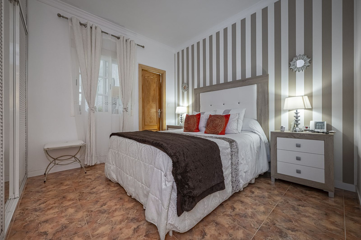 Image {index}: apartamento planta baja For sale, Nueva Andalucía, €422,000 [HFMs683554]