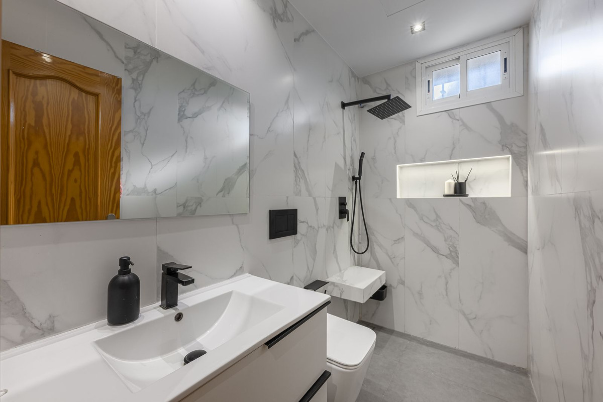 Image {index}: apartamento planta baja For sale, Nueva Andalucía, €422,000 [HFMs683554]