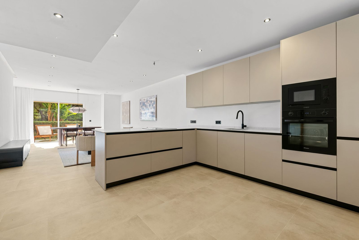 Image {index}: ground floor apartment For sale, Nueva Andalucía, €699,000 [HFMs684110]