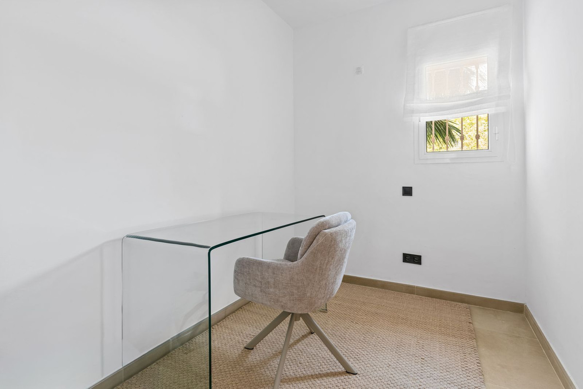 Image {index}: ground floor apartment For sale, Nueva Andalucía, €699,000 [HFMs684110]