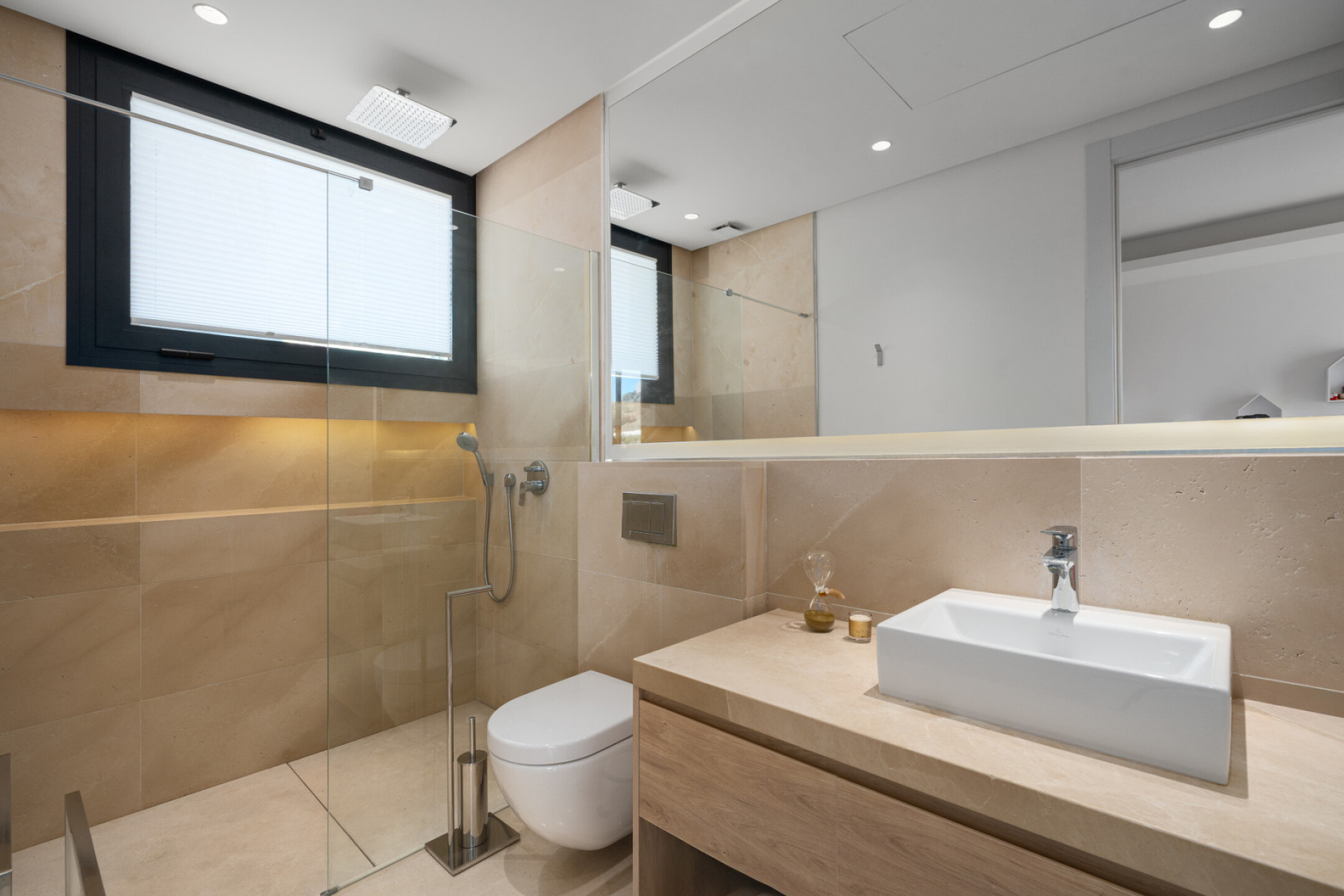 Image {index}: detached villa For sale, Nueva Andalucía, €3,980,000 [HFMs683587]