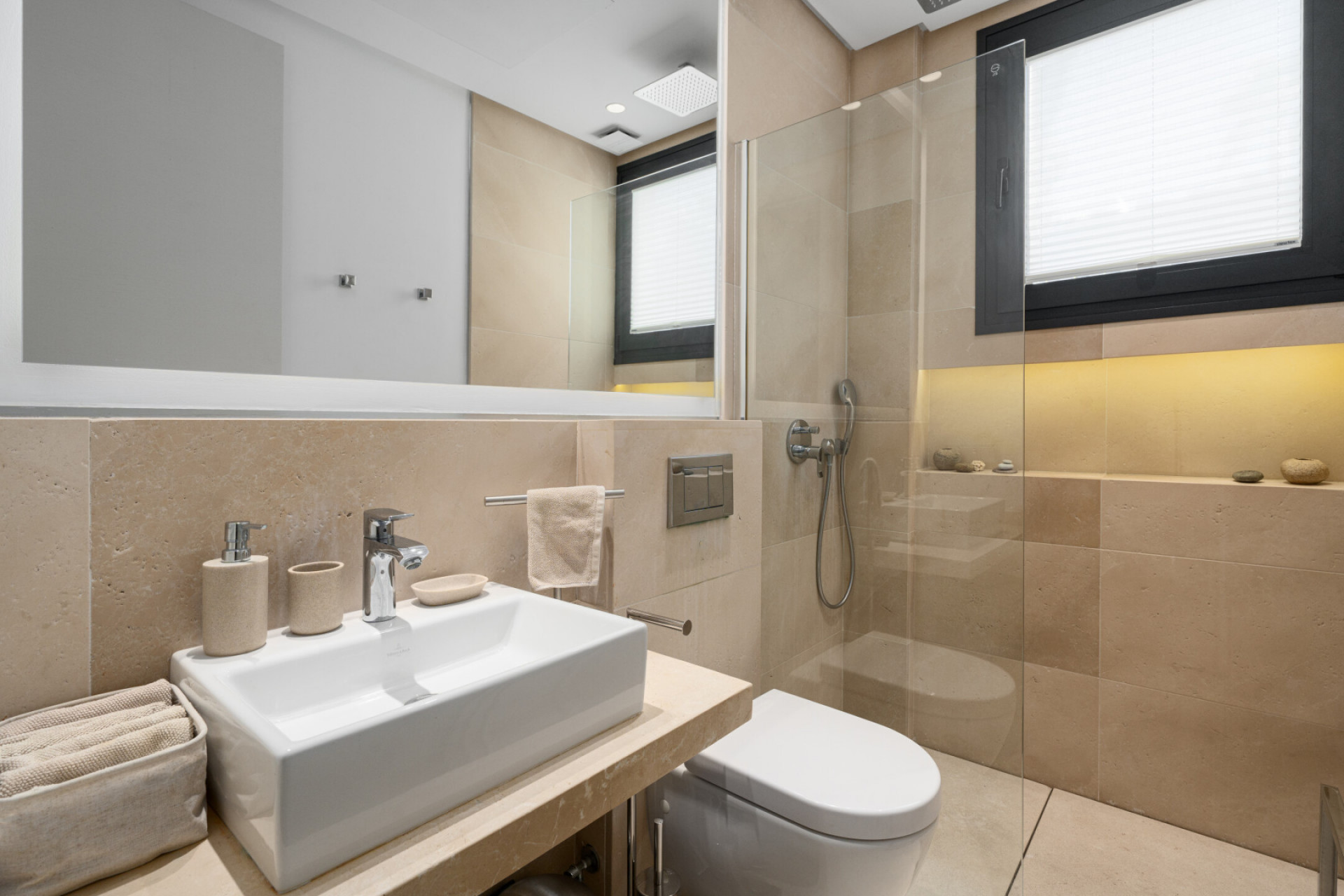 Image {index}: detached villa For sale, Nueva Andalucía, €3,980,000 [HFMs683587]