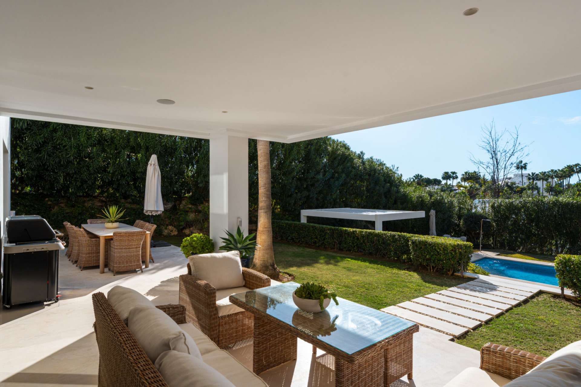 Image {index}: detached villa For sale, Nueva Andalucía, €3,980,000 [HFMs683587]
