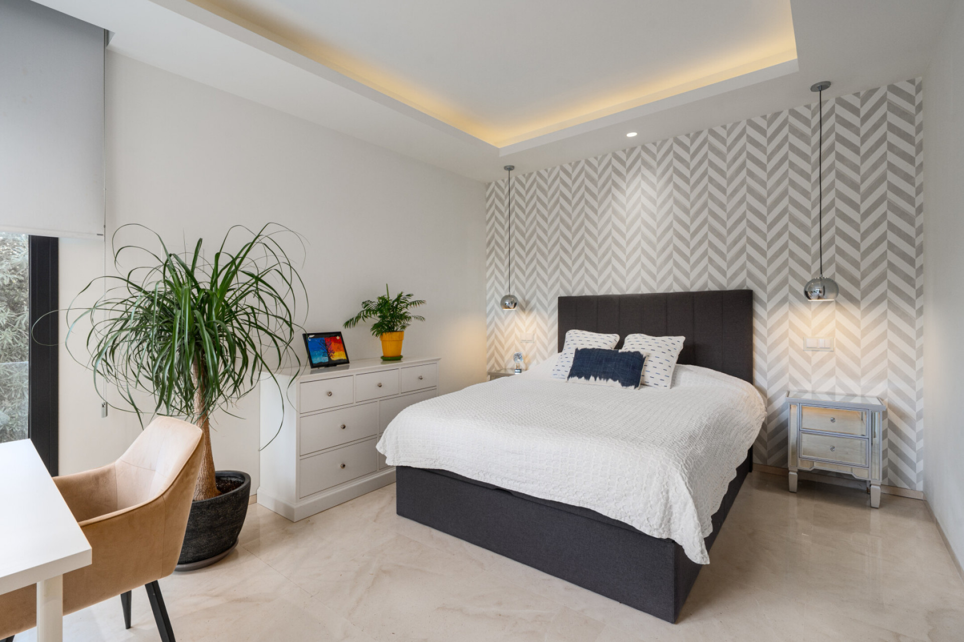 Image {index}: detached villa For sale, Nueva Andalucía, €3,980,000 [HFMs683587]