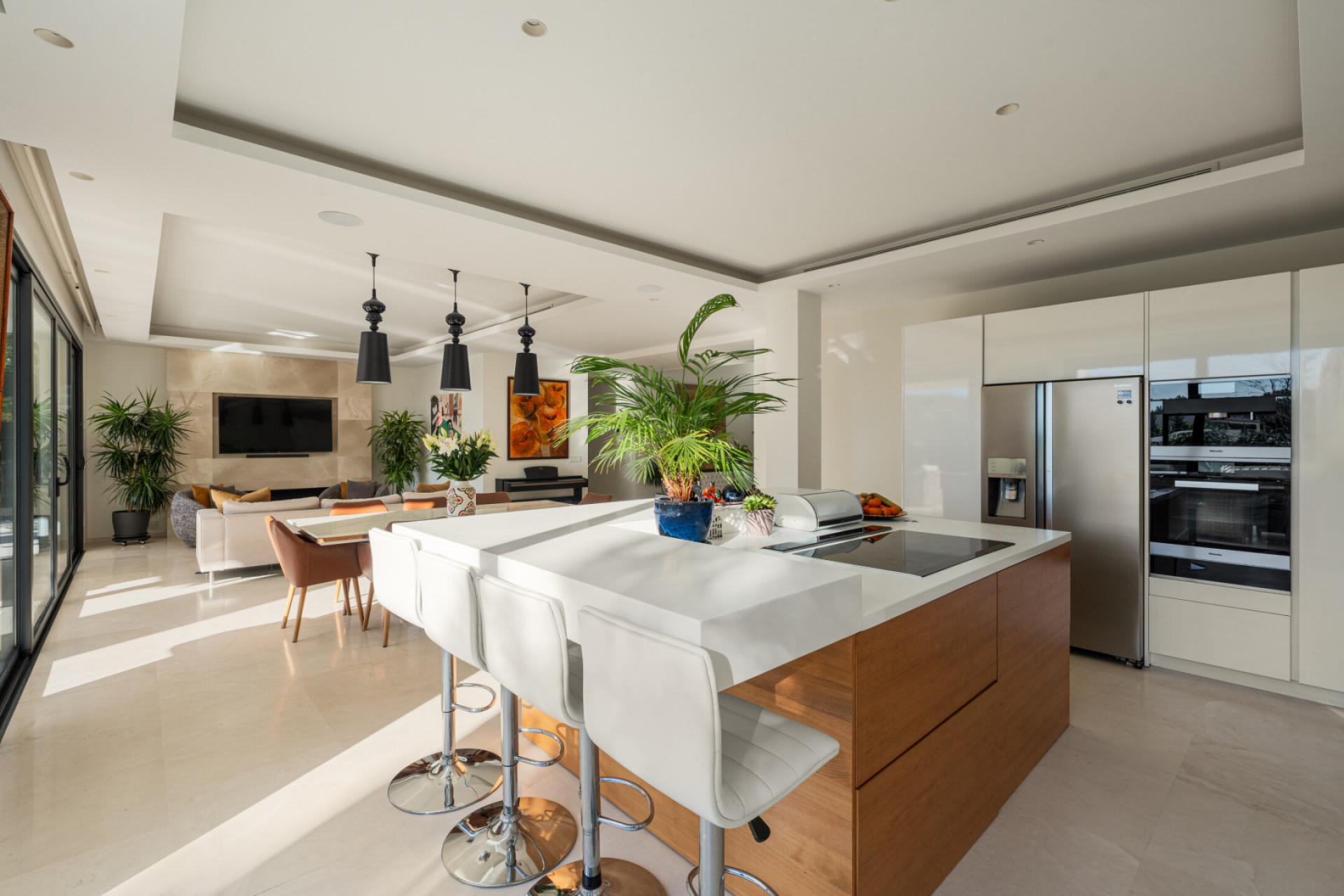 Image {index}: detached villa For sale, Nueva Andalucía, €3,980,000 [HFMs683587]