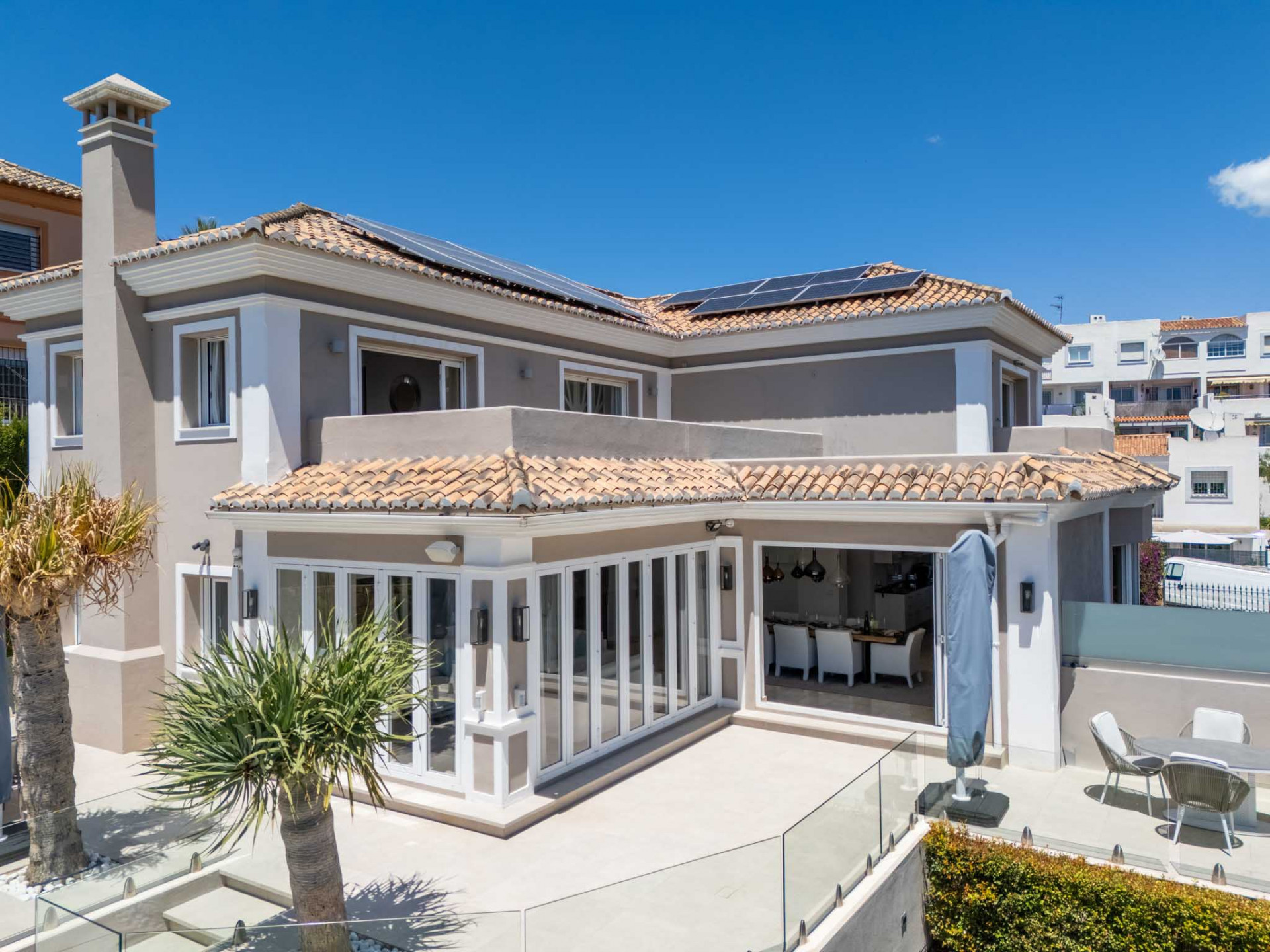 Image {index}: detached villa For sale, Nueva Andalucía, €3,650,000 [HFMs683590]